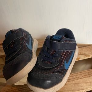 Nike Boys Sneakers Size 6